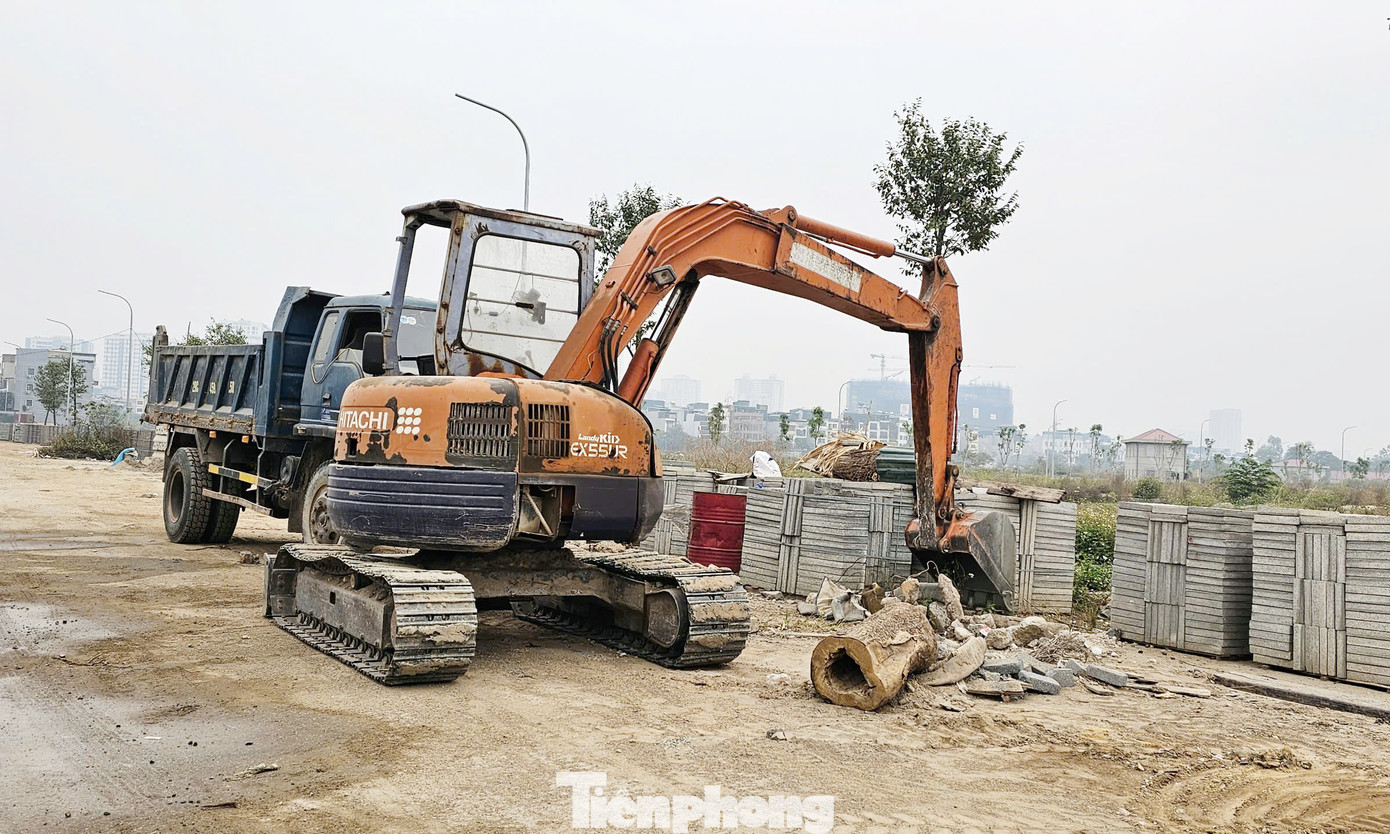 Theo ghi nhận của PV, khu di dân phục vụ giải phóng mặt bằng khu tưởng niệm danh nhân Chu Văn An nằm trên địa bàn thôn Văn, xã Thanh Liệt đang trong quá trình xây dựng hạ tầng kỹ thuật dự án.