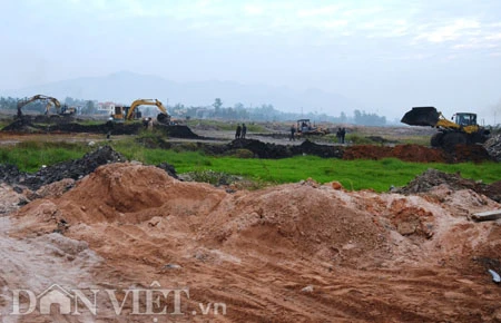 Bàn giao mặt bằng cho đơn vị thi công san gạt thực hiện dự án Khu đô thị Kim Sơn. Bàn giao mặt bằng cho đơn vị thi công san gạt thực hiện dự án Khu đô thị Kim Sơn