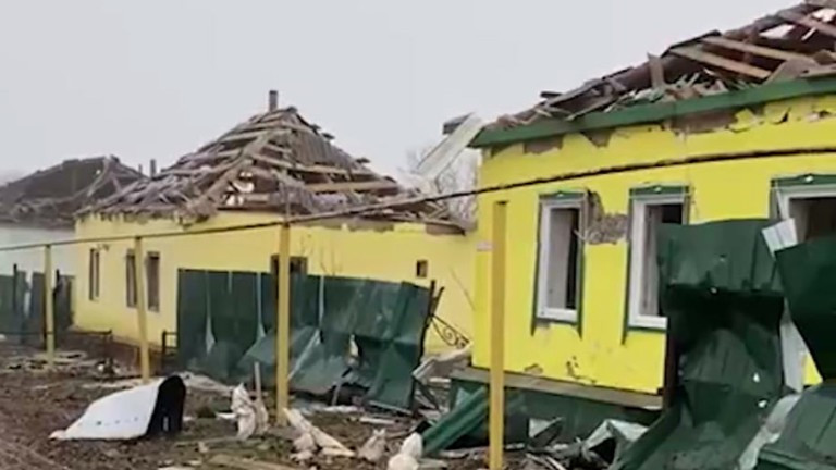 Nhiều công trình bị ảnh hưởng sau sự cố. Ảnh: RT