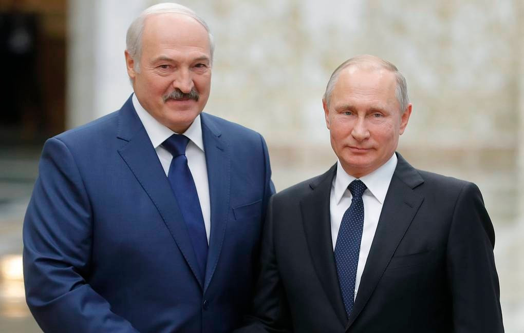 Tổng thống Nga Vladimir Putin và Tổng thống Belarus Alexander Lukashenko. Ảnh: Tass