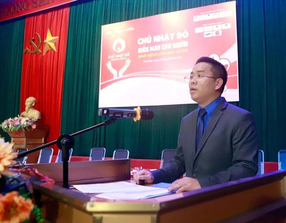 Đồng chí Nguyễn Văn Tú – Phó Bí thư Tỉnh đoàn, Chủ tịch Hội Sinh viên tỉnh Vĩnh Phúc phát biểu tại chương trình.