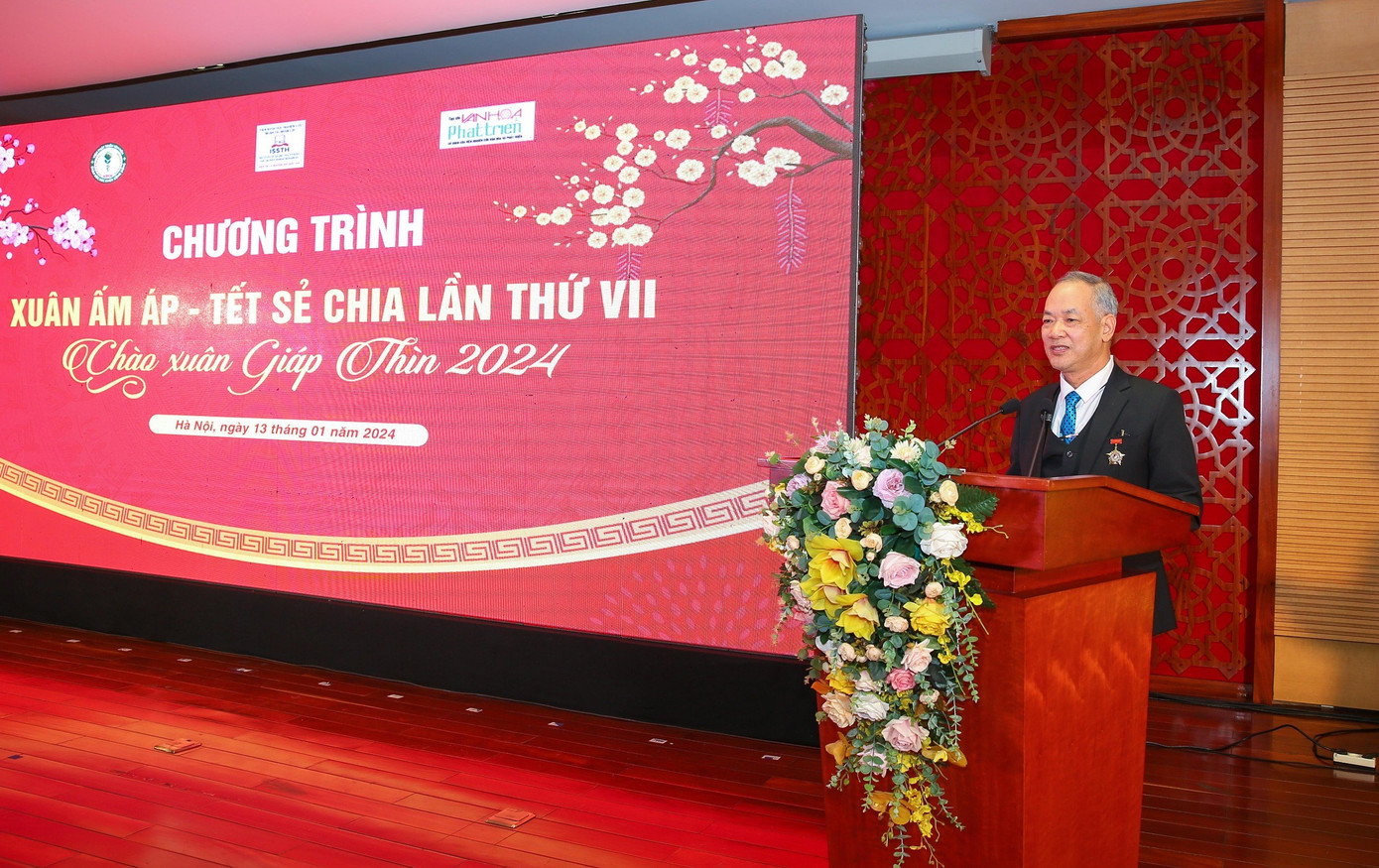 GS. TS Vũ Văn Hồng Phó chủ Tịch Hội đồng Khoa học Viện Phát triển Văn hóa và Chăm sóc sức khỏe cộng đồng phát biểu tại chương trình GS. TS Vũ Văn Hồng Phó chủ Tịch Hội đồng Khoa học Viện Phát triển Văn hóa và Chăm sóc sức khỏe cộng đồng phát biểu tại chương trình