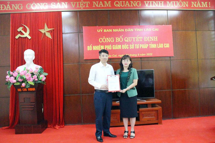 Ông Trần Xuân Hưng nhận nhiệm vụ Phó Giám đốc Sở Tư pháp tỉnh Lào Cai. Ông Trần Xuân Hưng nhận nhiệm vụ Phó Giám đốc Sở Tư pháp tỉnh Lào Cai.