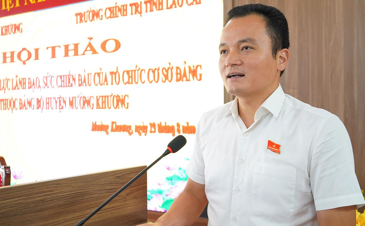 Bí thư Huyện ủy Mường Khương Giàng Quốc Hưng. Bí thư Huyện ủy Mường Khương Giàng Quốc Hưng.