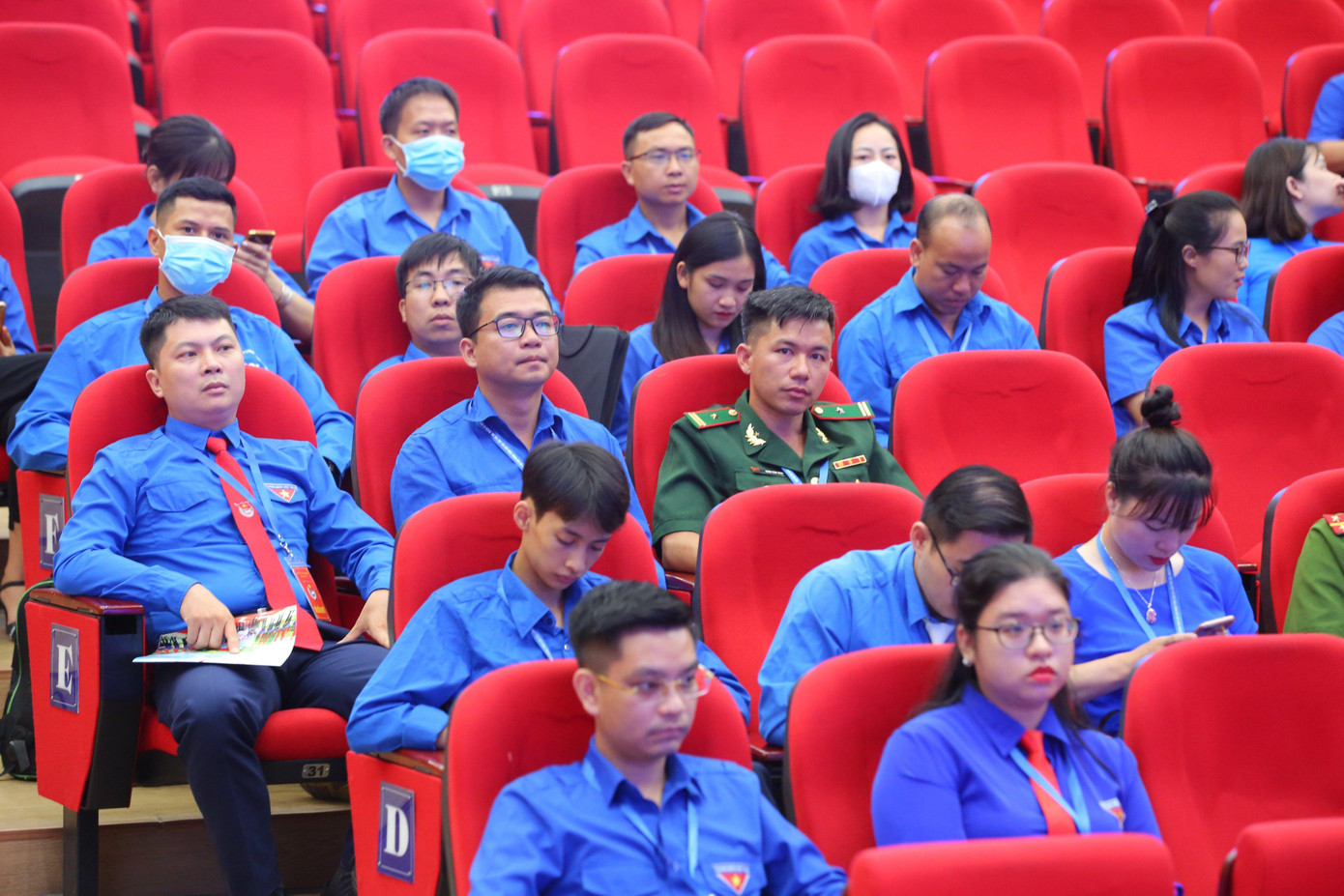 Các đại biểu tham dự phiên thảo luận Chuyển đổi số trong thanh niên. Các đại biểu tham dự phiên thảo luận Chuyển đổi số trong thanh niên.