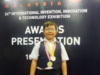 Tại ITEX 2013, Kim Hảo giành 3 giải thưởng lớn của Malaysia, Indonesia và Hàn Quốc. (Ảnh nhân vật cung cấp).. Tại ITEX 2013, Kim Hảo giành 3 giải thưởng lớn của Malaysia, Indonesia và Hàn Quốc. (Ảnh nhân vật cung cấp).