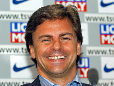 HLV Falko Goetz sắp Việt Nam để chính thức ký hợp đồng làm HLV trưởng ĐTVN. Ảnh: PV