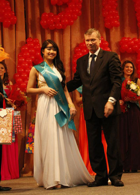 Trần Thị Dung - Hoa hậu bản sắc dân tộc tại Nga. Trần Thị Dung - Hoa hậu bản sắc dân tộc tại Nga