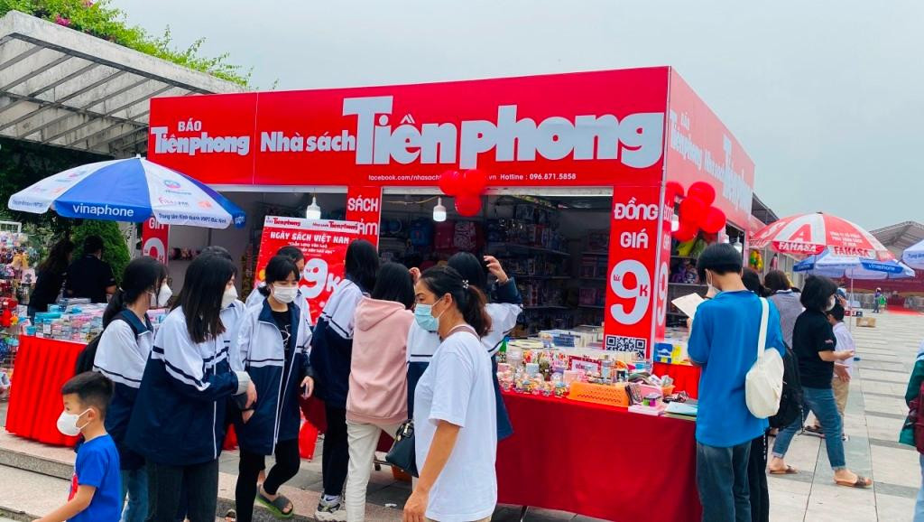 Nhà sách Tiền Phong của Cty CP Tiền Phong thuộc báo Tiền Phong cũng là một trong những đơn vị tham gia chương trình Nhà sách Tiền Phong của Cty CP Tiền Phong thuộc báo Tiền Phong cũng là một trong những đơn vị tham gia chương trình