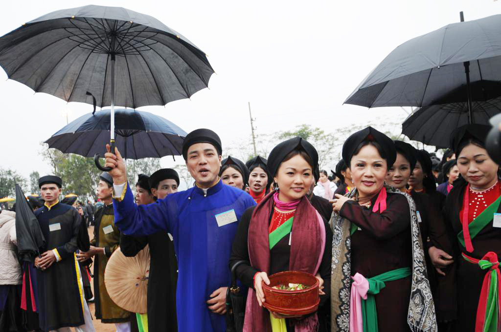 Cùng trẩy hội du xuân. Cùng trẩy hội du xuân