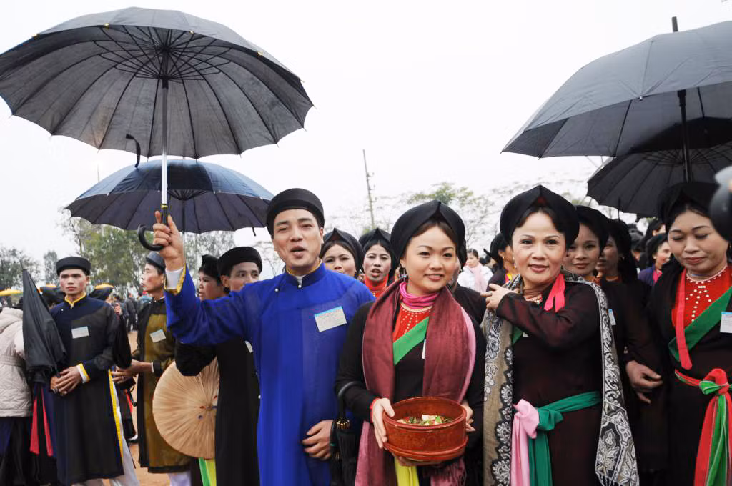Cùng trẩy hội du xuân