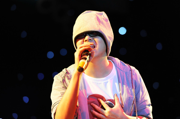 Sức khỏe của Wanbi Tuấn Anh chỉ mới hồi phục sau đợt phẫu thuật gần đây tại Singapore