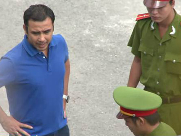 Hình ảnh Quyền Linh được đưa lên mạng với những thông tin kiểu 