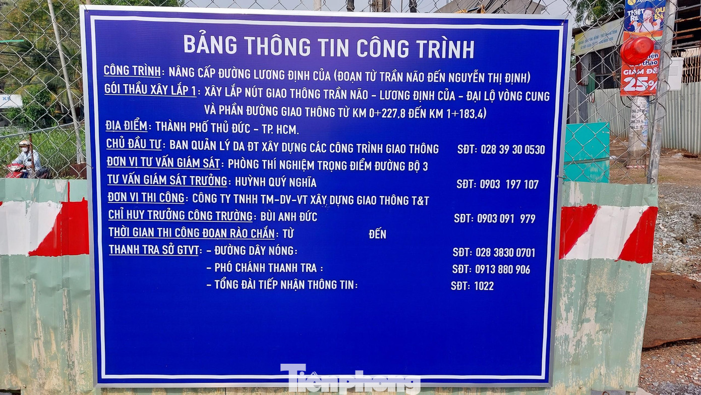 Hiện tại đơn vị thi công đang khẩn trương khởi động lại dự án nâng cấp đường Lương Định Của (đoạn từ Trần Não đến Nguyễn Thị Định). Hiện tại đơn vị thi công đang khẩn trương khởi động lại dự án nâng cấp đường Lương Định Của (đoạn từ Trần Não đến Nguyễn Thị Định).