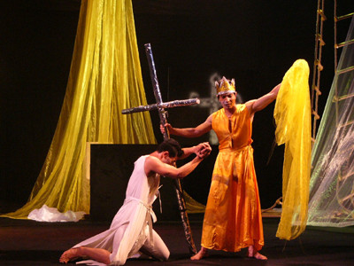 Kịch hình thể cần được bổ sung vào dự thảo. Trong ảnh là vở “Hăm lét” của Nhà hát Tuổi trẻ