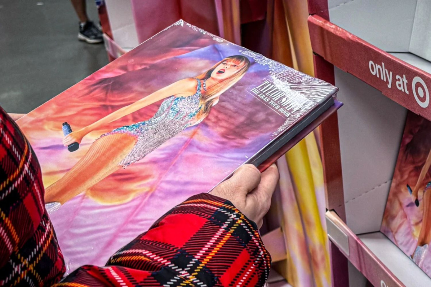 The Eras Tour Book đạt doanh số khủng.