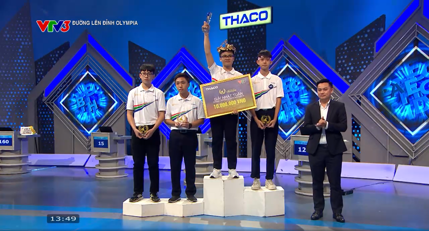 Nam sinh Quảng Trị giành vòng nguyệt quế với 200 điểm. Nam sinh Quảng Trị giành vòng nguyệt quế với 200 điểm.