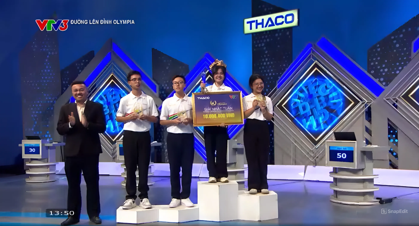 205 điểm là thành tích của cô bạn tại trận thi tuần. 205 điểm là thành tích của cô bạn tại trận thi tuần.