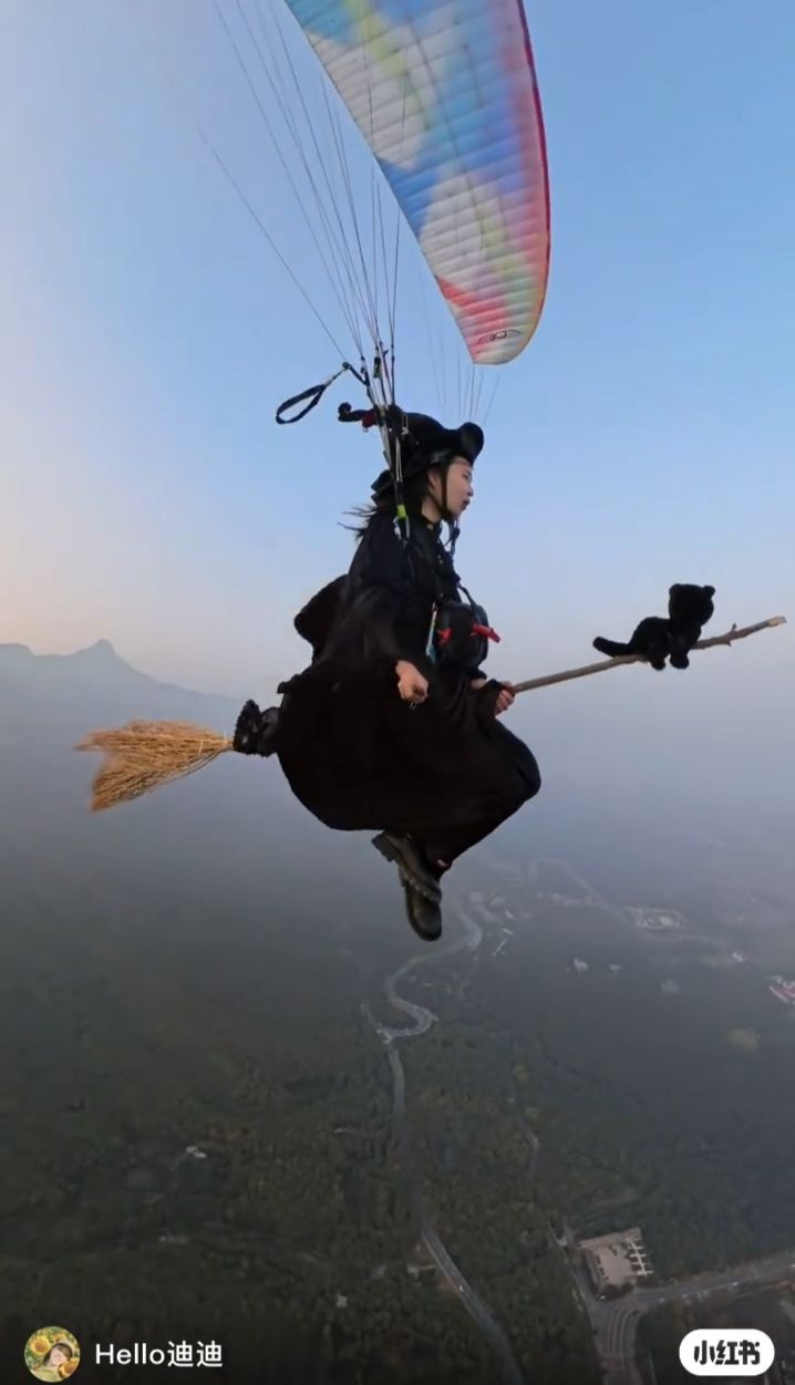 Đây chỉ là màn hóa thân đầy "ma mị" của nữ vận động viên mà thôi!