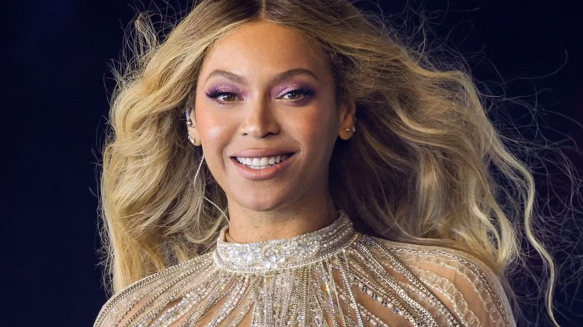 Nhiều người hâm mộ đang bảo vệ Beyoncé khỏi những tin đồn thất thiệt. Nhiều người hâm mộ đang bảo vệ Beyoncé khỏi những tin đồn thất thiệt.
