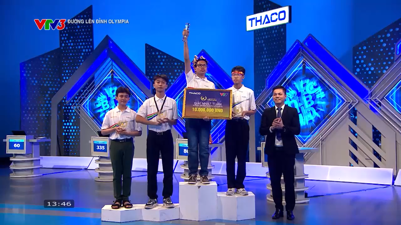 Việt Hoàng đạt được số điểm cực kỳ ấn tượng - 335 điểm. Việt Hoàng đạt được số điểm cực kỳ ấn tượng - 335 điểm.