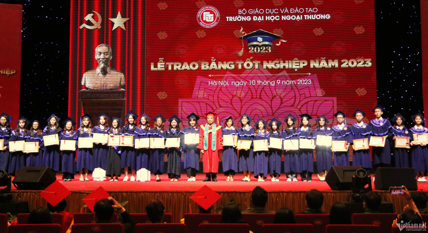 Lễ tốt nghiệp tại Đại học Ngoại thương năm 2023. Ảnh: Thanh Hùng/ VietNamNet