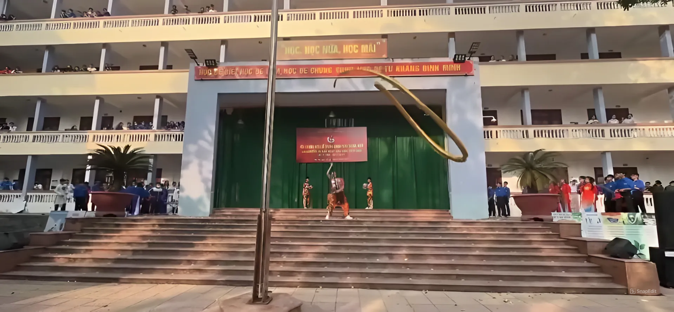 Netizen dành lời khen cho màn múa rồng "đỉnh của chóp".