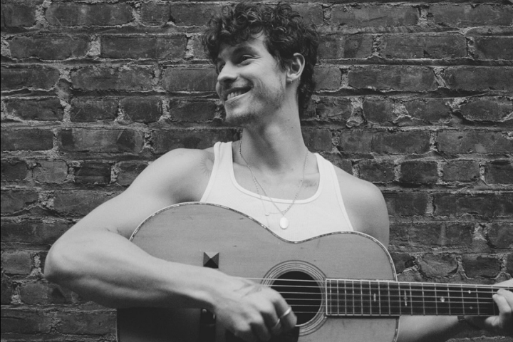 Chất lượng của các ca khúc trong album không đồng đều.