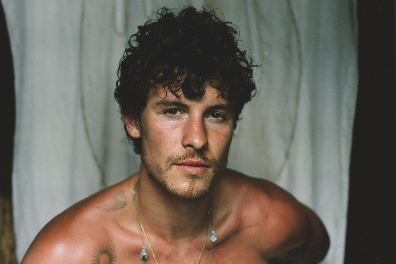 Shawn Mendes chính thức phát hành album Shawn.