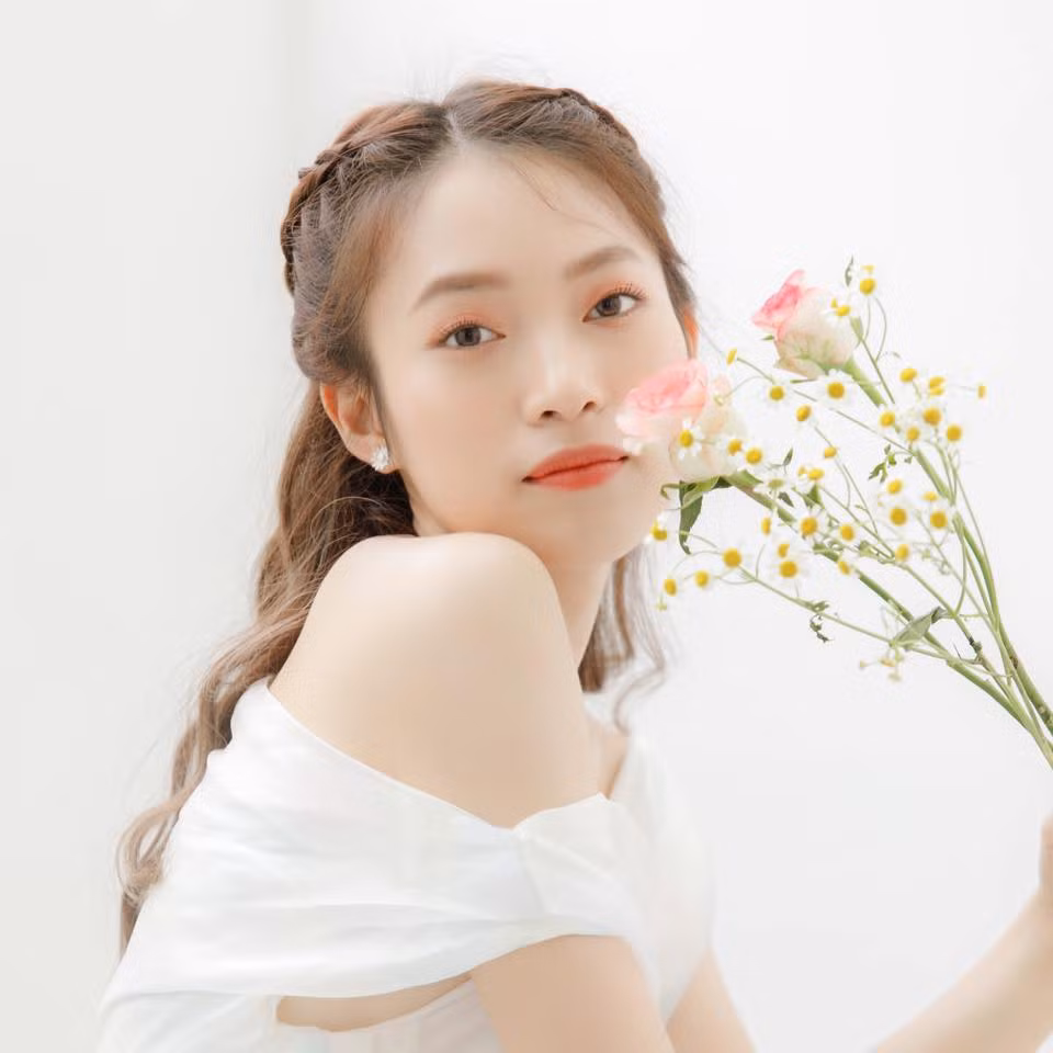 Khánh Vy sở hữu sự nghiệp thành công và tinh thần nhiệt huyết của tuổi trẻ. Ảnh: FBNV