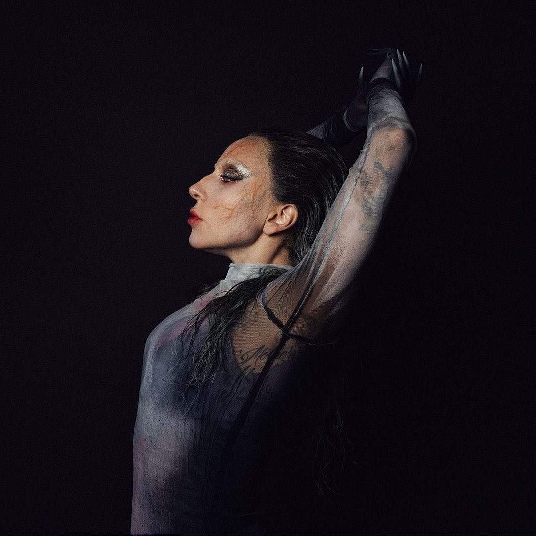 Lady Gaga ra mắt đĩa đơn mới có giai điệu u tối. Lady Gaga ra mắt đĩa đơn mới có giai điệu u tối.