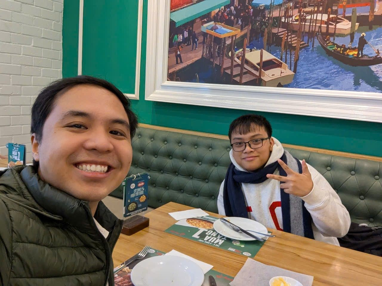 Không chỉ giống nhau ở cái tên, cả hai còn là những nhân tài xuất sắc. Ảnh: Fanpage Đường Lên Đỉnh Olympia