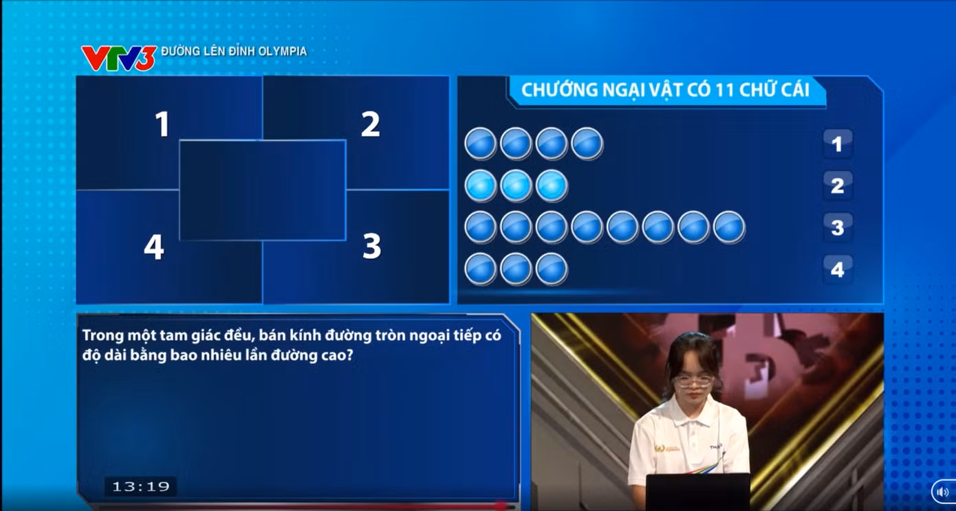 Việt Hoàng tạm vươn lên dẫn đầu nhờ giải đúng từ khóa.