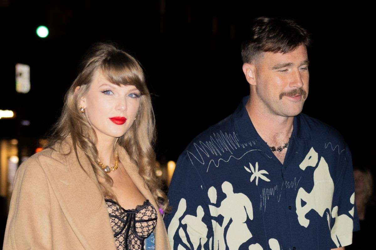 Taylor Swift chi gần 2 tỷ đồng cho quần áo sinh nhật cho Travis Kelce. Taylor Swift chi gần 2 tỷ đồng cho quần áo sinh nhật cho Travis Kelce.