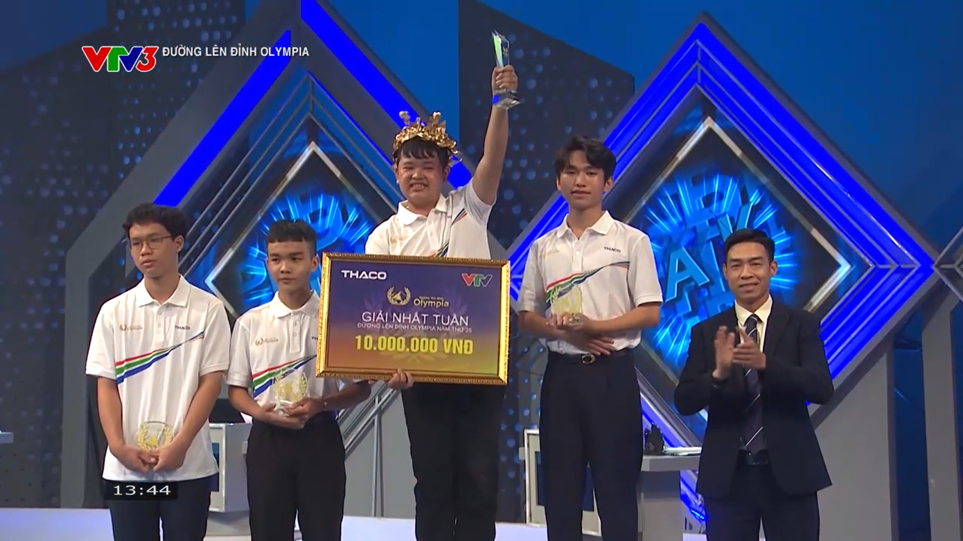 Nam sinh Bắc Kạn giành vòng nguyệt quế với 225 điểm.