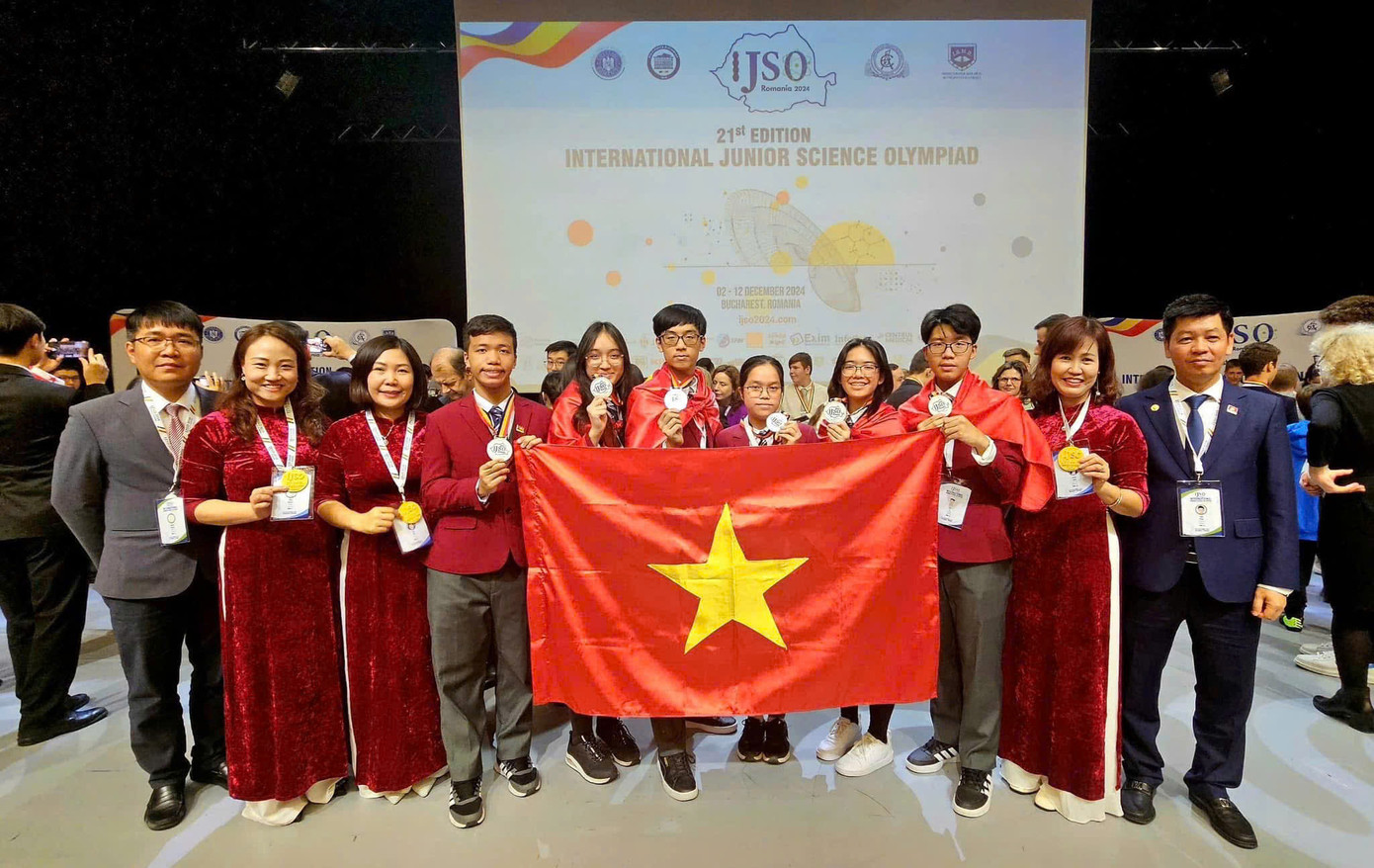 Đề thi các phần ngày càng khó, cập nhật kiến thức mới liên tục. Ảnh: SciEdu Đề thi các phần ngày càng khó, cập nhật kiến thức mới liên tục. Ảnh: SciEdu