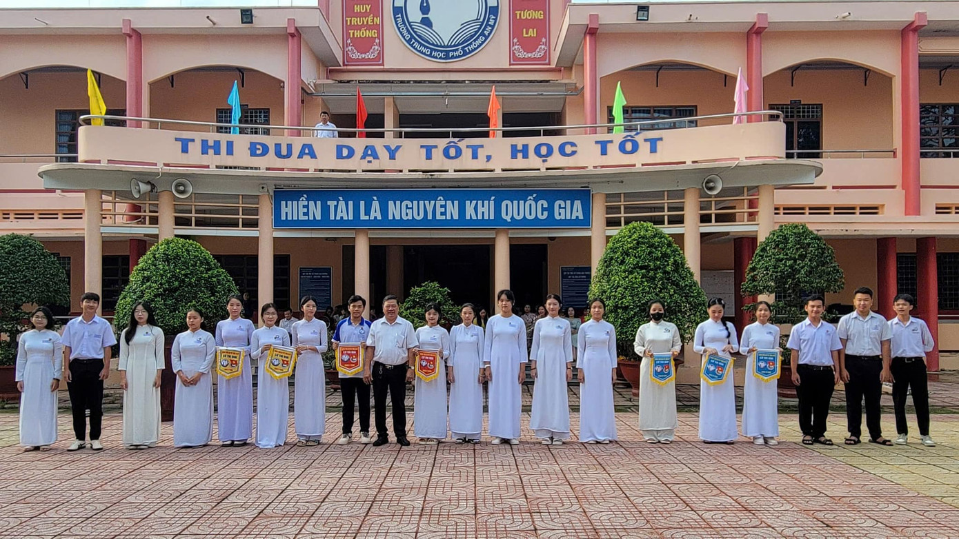 Trường được yêu quý bởi sự đổi mới không ngừng về cơ sở vật chất.