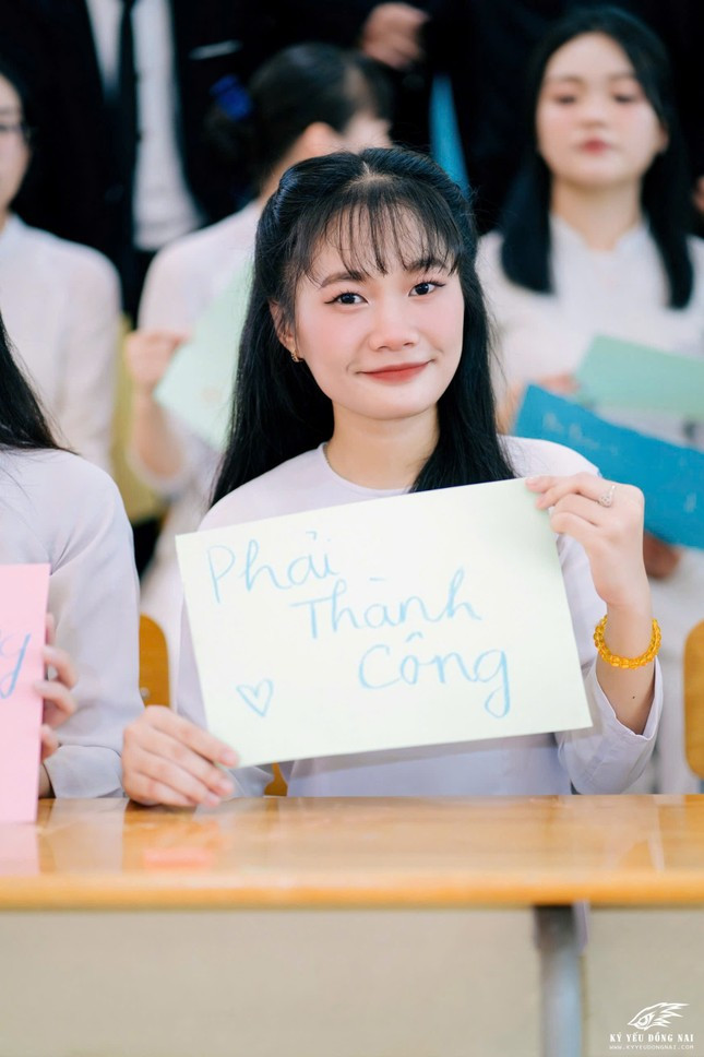 Hiện Anh Thy đang theo học tại trường Kinh tế Tài chính - trường Đại học Thủ Dầu Một. Hiện Anh Thy đang theo học tại trường Kinh tế Tài chính - trường Đại học Thủ Dầu Một.