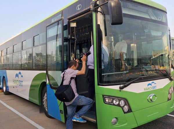 Đừng đồng hóa BRT với buýt thường ảnh 1