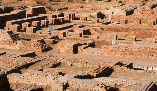 Cứu thành phố 5.000 tuổi bằng cách... chôn lại xuống đất ảnh 1