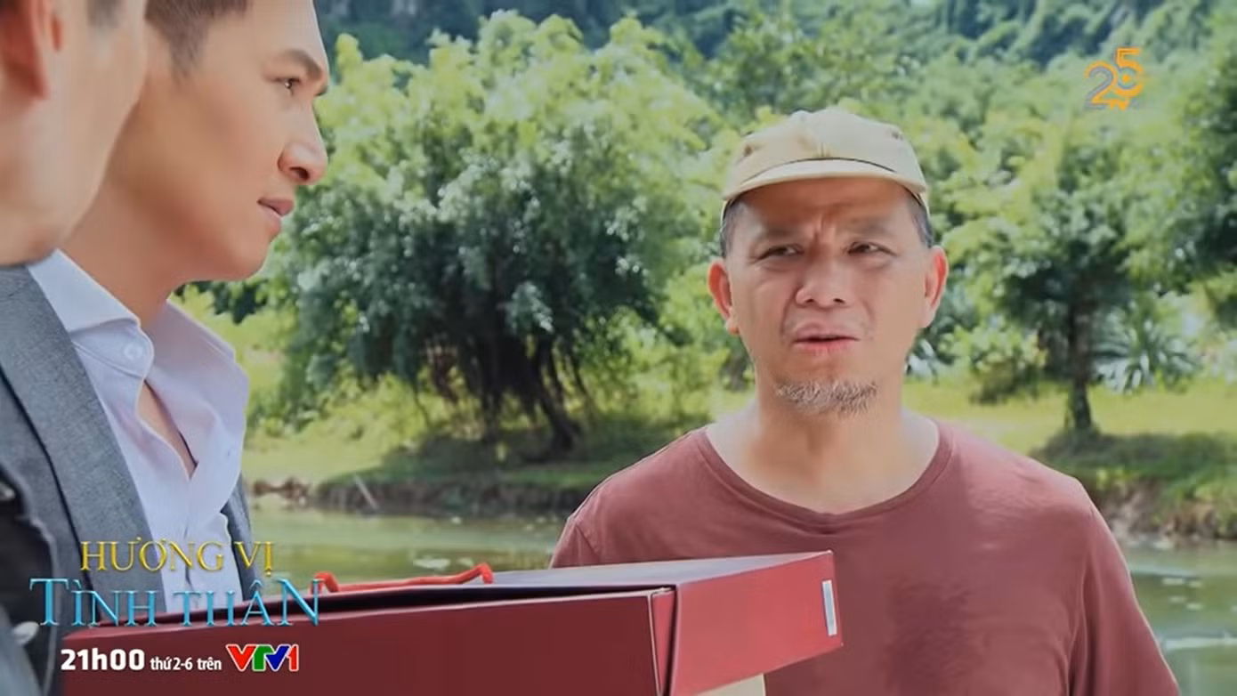 Bố con Hoàng Long và ông Sinh tìm về quê Chiến "chó" tìm thêm nhân chứng Bố con Hoàng Long và ông Sinh tìm về quê Chiến "chó" tìm thêm nhân chứng