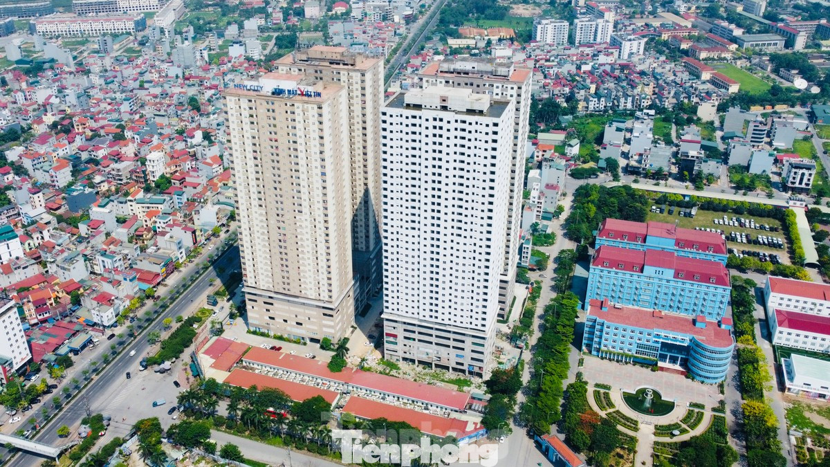 Dự án Tổ hợp nhà ở xã hội và dịch vụ thương mại AZ Thăng Long tại xã Kim Chung (huyện Hoài Đức, Hà Nội) chậm tiến độ, vỡ cam kết bàn giao nhà.