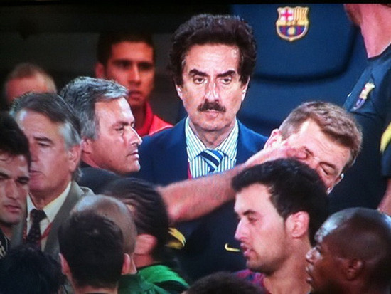Mourinho từng móc mắt Vilanova ở trận Siêu Cup TBN năm 2011