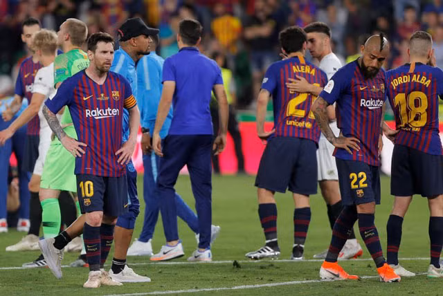 Hạ Barca giành Cup Nhà vua, HLV Valencia 'hạnh phúc nhất thế giới' ảnh 1