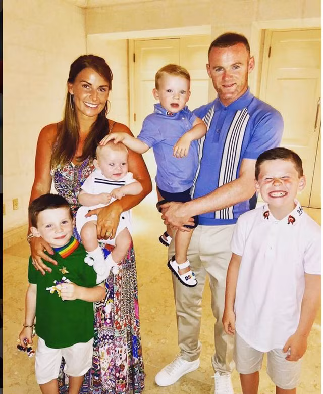 Ngôi sao Wayne Rooney hồi hương vì... sợ vợ ảnh 1