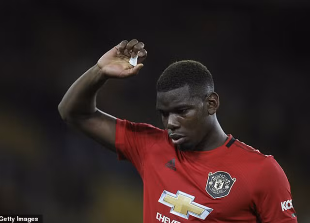 Liên tục 'gây họa', Paul Pogba bị CĐV M.U đuổi khỏi Old Trafford ảnh 2