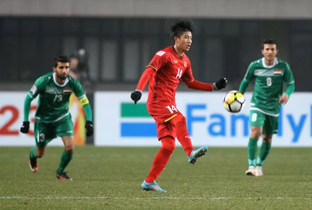 Đội hình tiêu biểu bán kết AFF Cup: Bất công với thầy Park? ảnh 4
