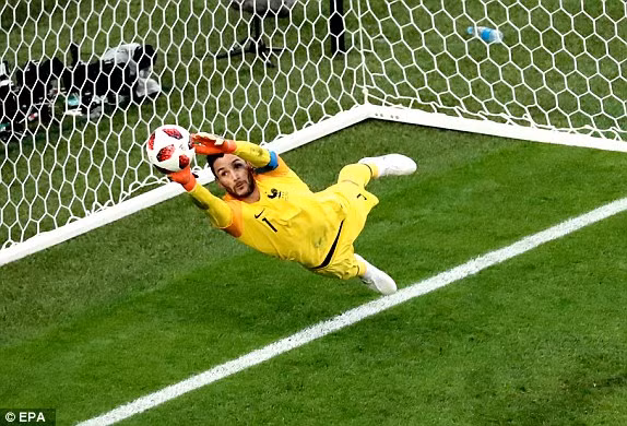 Pháp vào chung kết World Cup: Ghi công hàng thủ ảnh 3