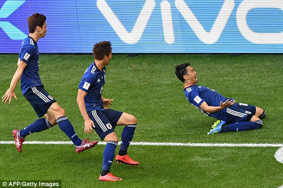 Mục kích tình huống nhận thẻ đỏ đầu tiên ở World Cup 2018 ảnh 12