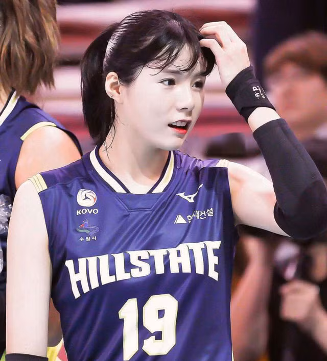 Ngắm nhan sắc của ‘thiên thần’ bóng chuyền Hàn Quốc ảnh 2